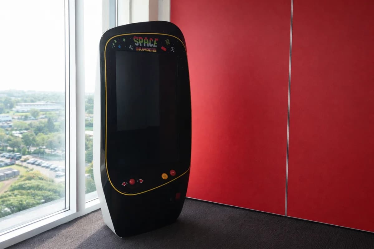 Digital Signage – LCD Totem thumbnail 4