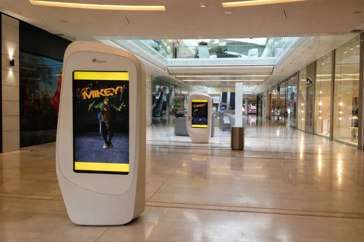 Digital Signage – LCD Totem thumbnail 3