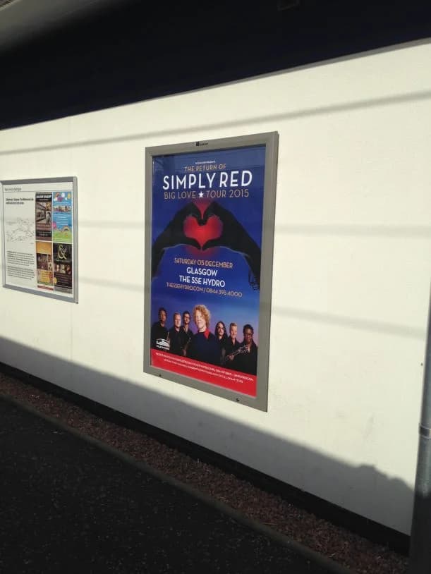 PRO Range Poster Case - Large format display